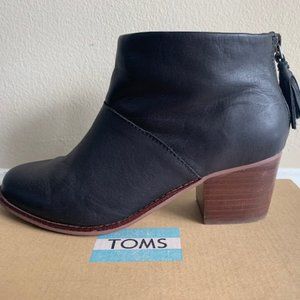 TOMS "Leila" Black Leather Ankle Boots Booties Size 7M